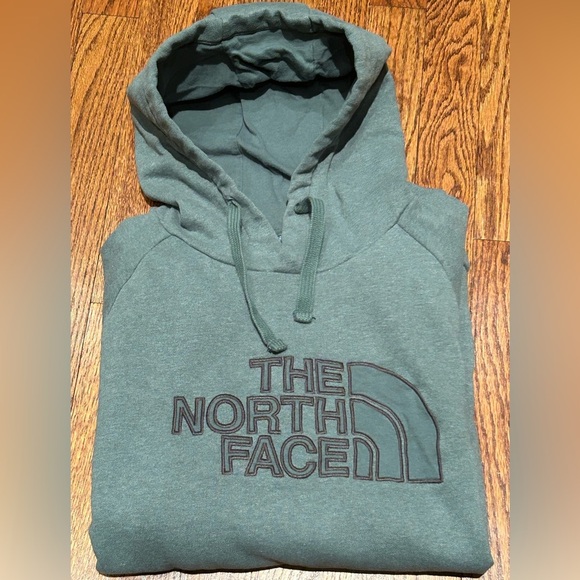 The North Face Green Embroidered Logo Pullover Hoodie Sweatshirt Men’s Medium - Picture 2 of 7
